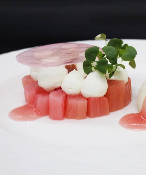 A la table de notre restaurant, découvrez une carte composée d'un sceau de cire et suivrez les indices gourmets.